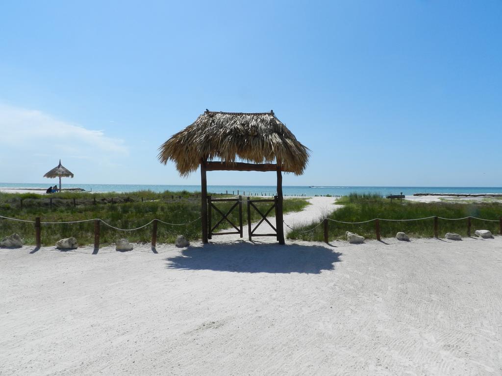 Beach Guesthouse Holbox Apartments & Suites Exterior photo